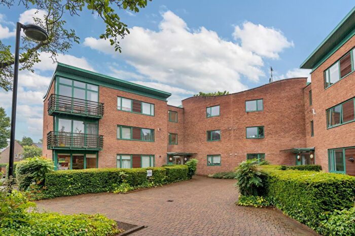 3 Bedroom Apartment To Rent In Five Mile Drive, Oxford, OX2