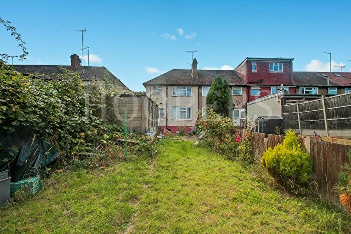 3 Bedroom End Of Terrace House For Sale In Coles Green Road, London, NW2