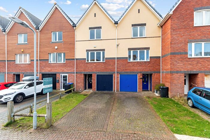 3 Bedroom Terraced House For Sale In West Quay, Newhaven, BN9