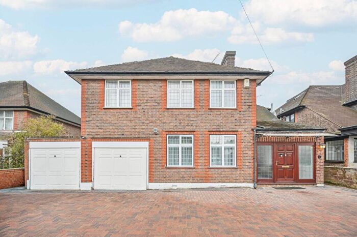 4 Bedroom Detached House To Rent In Aylmer Road, East Finchley, London, N2