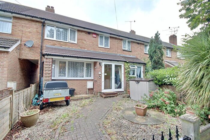 3 Bedroom Terraced House For Sale In Middle Park Way, Havant, PO9