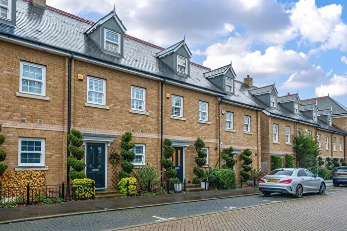 4 Bedroom Town House For Sale In Friar Road, Enfield, EN2