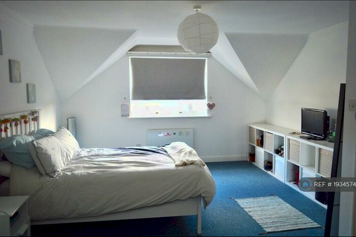 1 Bedroom Maisonette To Rent In River Court, Lymington, SO41