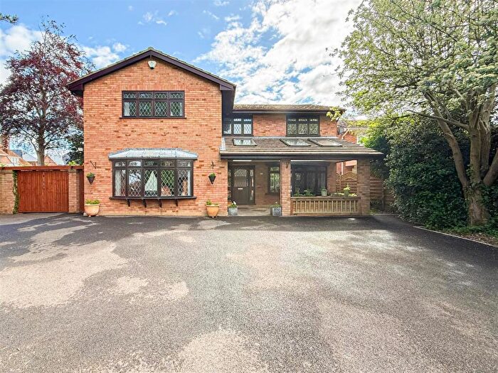 4 Bedroom Detached House For Sale In Mangapp Chase, Burnham-On-Crouch, CM0