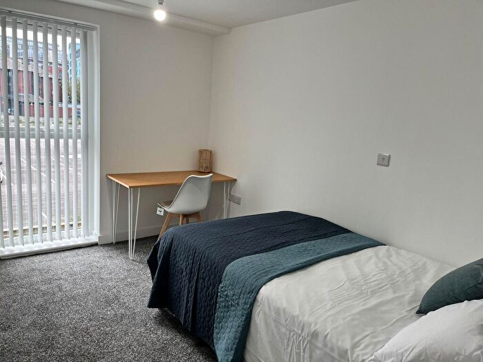 10 Bedroom Flat To Rent In Camden Street, Liverpool, Merseyside, L3