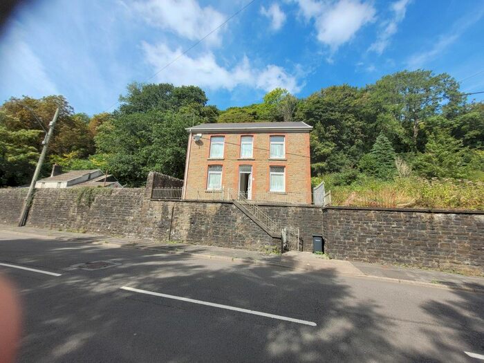 3 Bedroom Detached House To Rent In Pantteg, Ystalyfera, Swansea, SA9