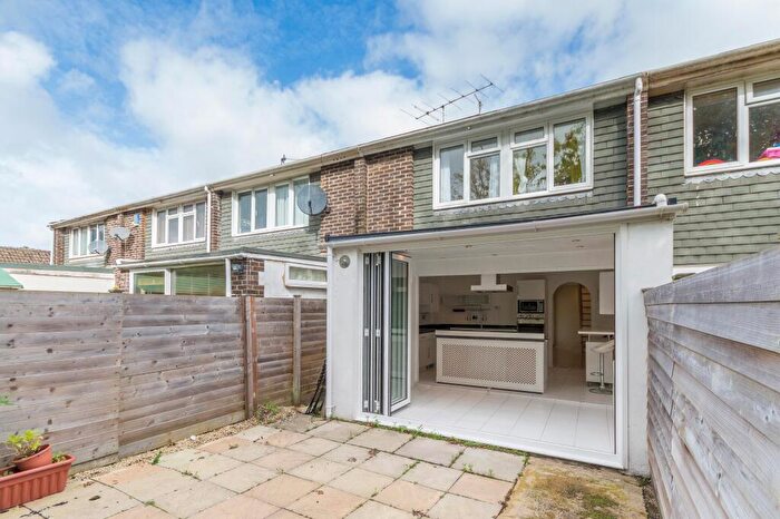 3 Bedroom House To Rent In Hollows Close, Salisbury, SP2