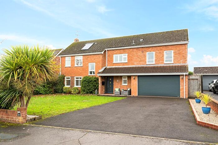 5 Bedroom Detached House For Sale In Lytchett Minster, BH16