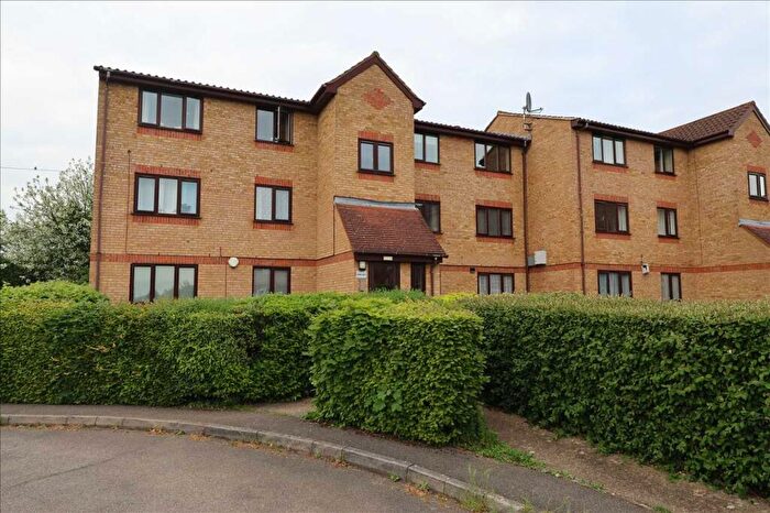 1 Bedroom Apartment For Sale In Lowestoft Drive, Cippenham, SL1