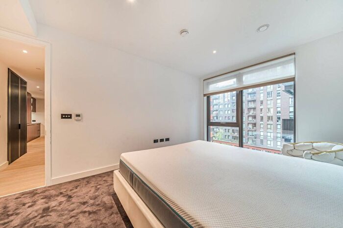 2 Bedroom Flat To Rent In Legacy Building, Nine Elms, SW11