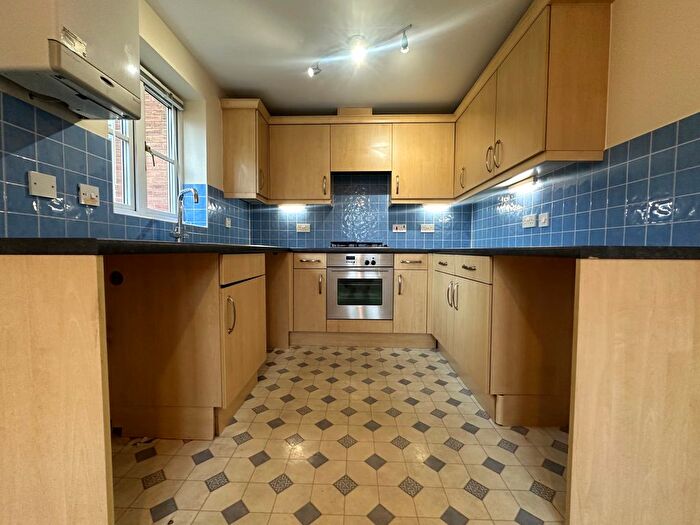 3 Bedroom Property To Rent In Aylesbury Road, Kennington, Ashford, TN25