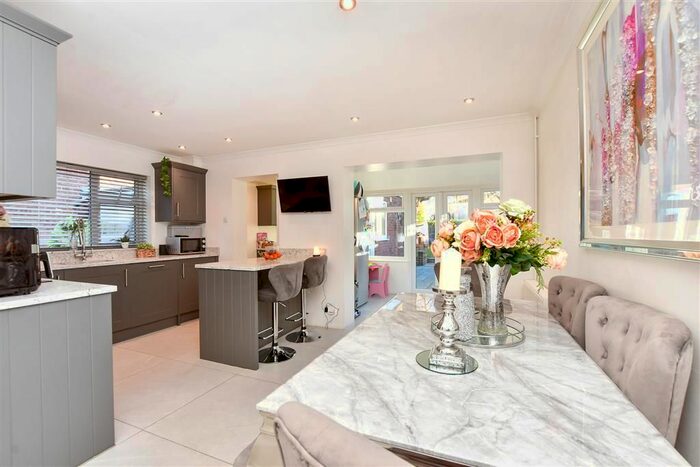 3 Bedroom Link Detached House For Sale In The Street, Ulcombe, Maidstone, Kent, ME17