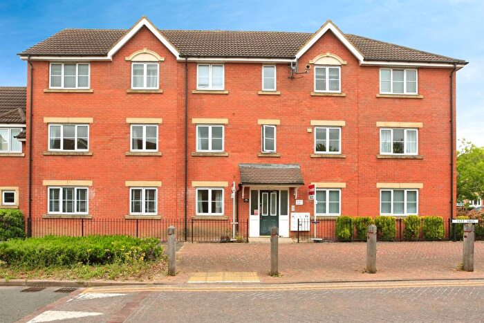 2 Bedroom Flat For Sale In Vale Drive, Hampton Vale, Peterborough, PE7