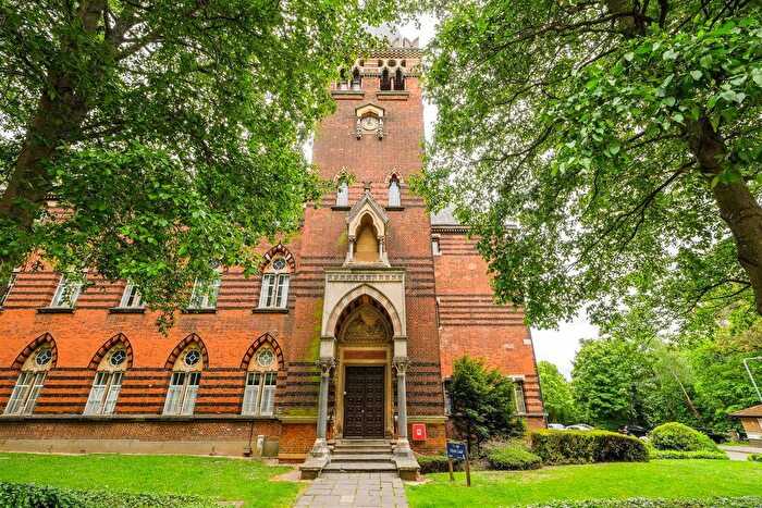 1 Bedroom Flat To Rent In Clock Court, Wanstead, E11