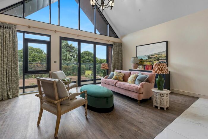1 Bedroom Flat For Sale In Lovekin Gate, Blossomfield Road, Solihull, B91