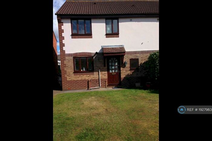 3 Bedroom Semi-Detached House To Rent In Everdon Close, Rugby, CV22