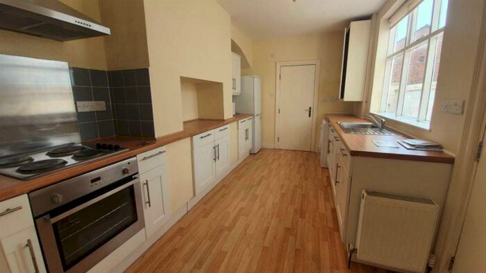 4 Bedroom Terraced House To Rent In Edward Avenue, Salford, M6
