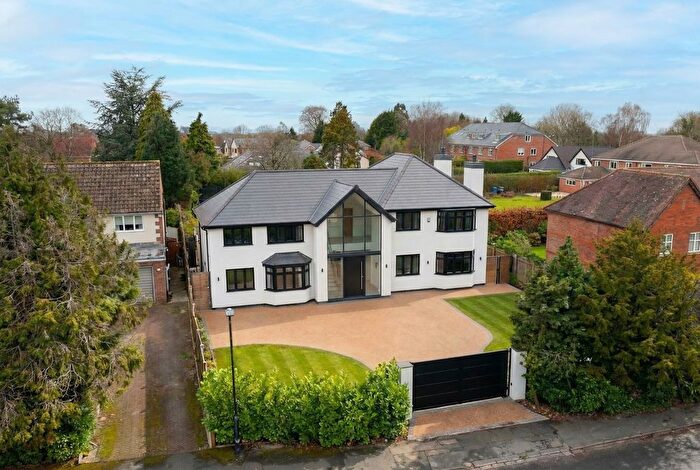 6 Bedroom Detached House For Sale In High Elm Road, Hale Barns, WA15