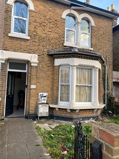 3 Bedroom Flat To Rent In Wrottesley Road, London, SE18
