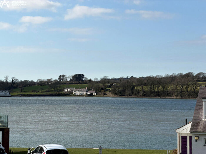 2 Bedroom Flat For Sale In Ffordd Glyder, Y Felinheli, Gwynedd, LL56
