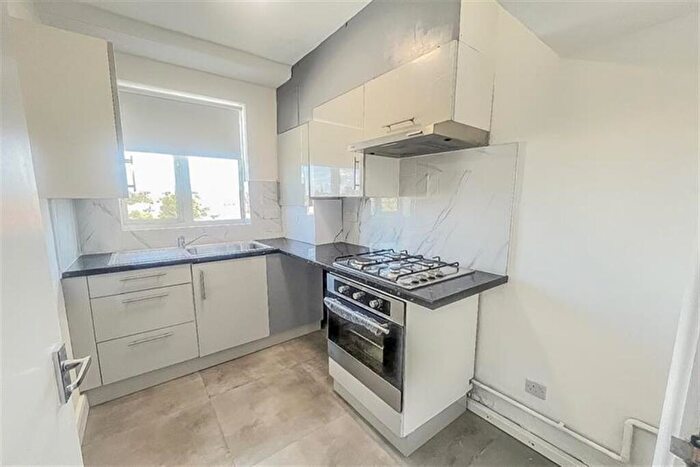 4 Bedroom Flat To Rent In Varley Parade, Colindale, NW9