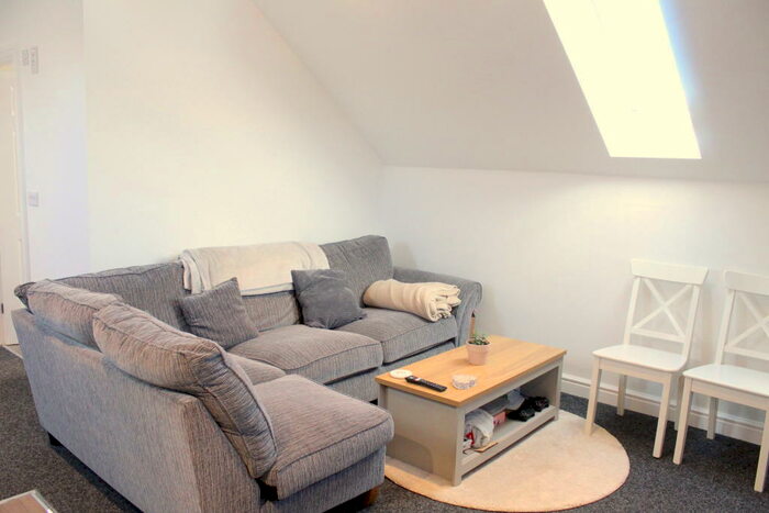 1 Bedroom Apartment To Rent In Flat High Street, Lincoln, LN5