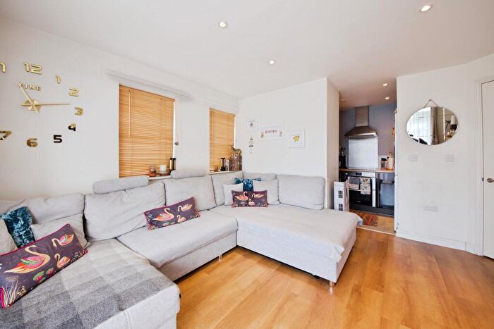 1 Bedroom Flat To Rent In Supra House, Woodford Green, IG8
