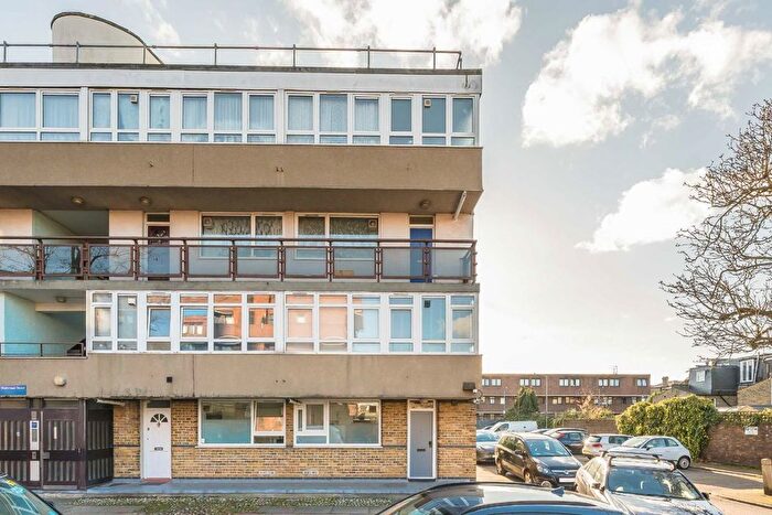 3 Bedroom Flat To Rent In Waterman Street, London, SW15