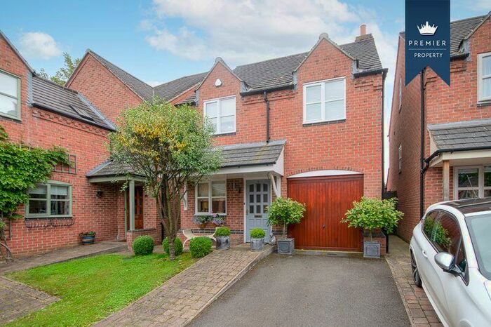 4 Bedroom Detached House For Sale In Manor View, Hartshorne, DE11