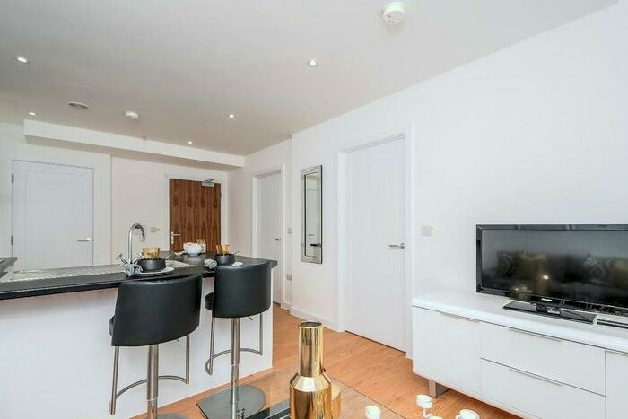 1 Bedroom Flat To Rent In Sydenham Road, South Croydon, Surrey, CR0