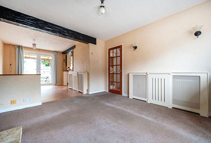 3 Bedroom Semi-Detached House For Sale In Vicarage Road, Coalpit Heath, Bristol, BS36