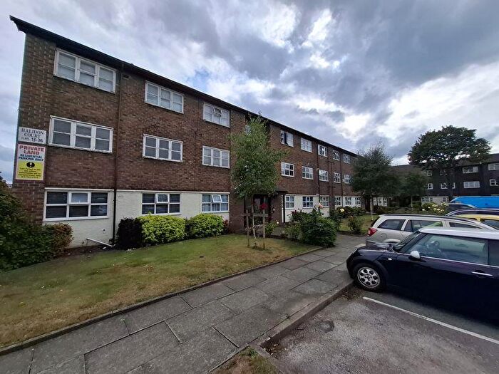 2 Bedroom Flat For Sale In Halidon Court, Bootle, L20