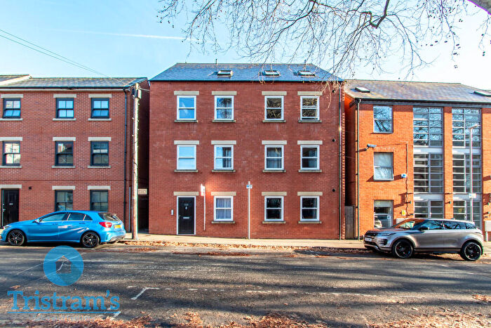 4 Bedroom Apartment To Rent In North Sherwood Street. City Centre, NG1