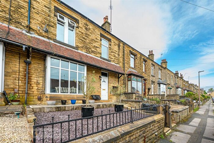 4 Bedroom Terraced House For Sale In Western Road, Cowlersley, Huddersfield, HD4