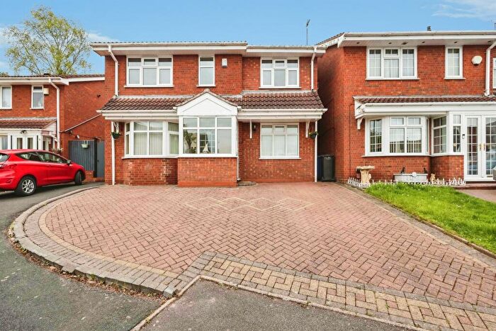 4 Bedroom Detached House For Sale In North View Drive, Brierley Hill, DY5