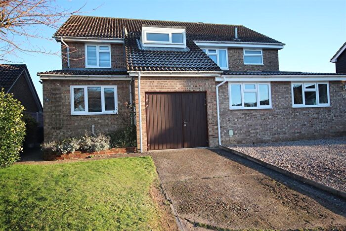 3 Bedroom Property To Rent In Hollybush Way, Linton, Cambridge, CB21