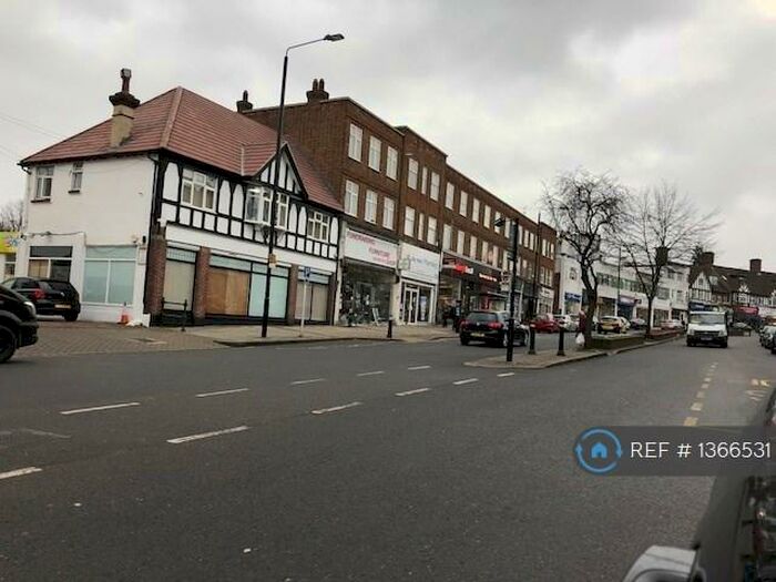 2 Bedroom Flat To Rent In Station Approach, Hayes, Bromley, BR2