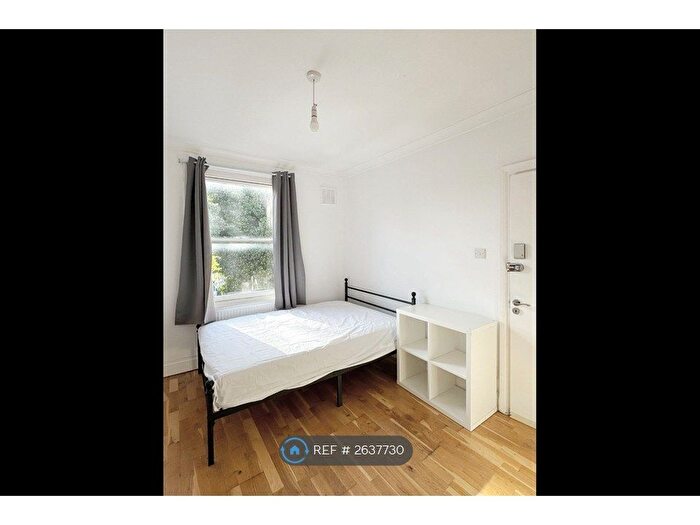 Studio To Rent In Mercia Grove, London, SE13