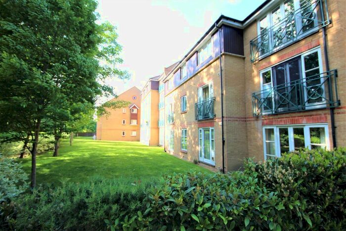 2 Bedroom Flat To Rent In Faraday Road, Guildford, GU1