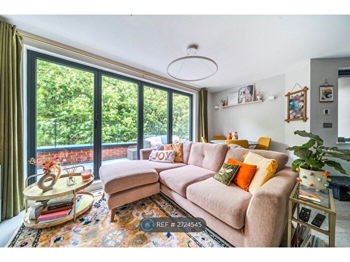 2 Bedroom Flat To Rent In Barrowgate Road, London, W4