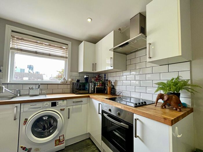 1 Bedroom House To Rent In Clarendon Road, CR0