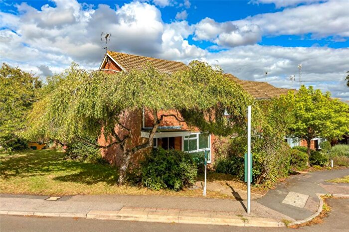 3 Bedroom End Of Terrace House To Rent In Broadstone Road, Harpenden, Hertfordshire, AL5