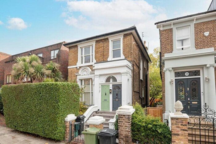 2 Bedroom Flat For Sale In West End Lane, West Hampstead, London, NW6