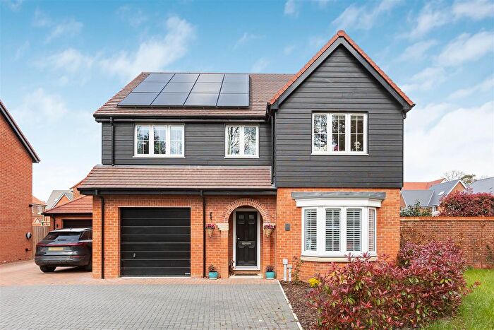 4 Bedroom Detached House For Sale In Thompson Way, Hertford, SG13