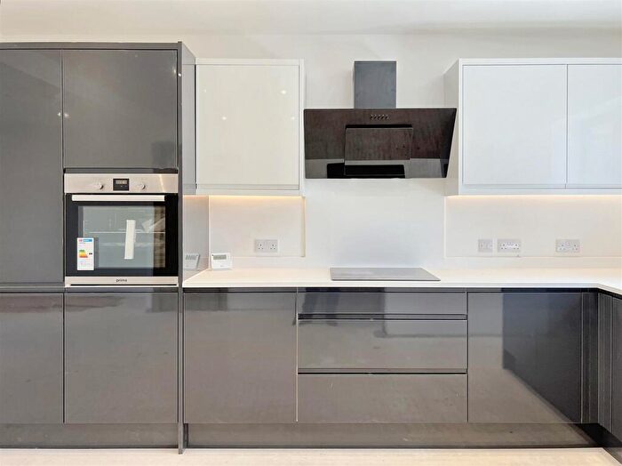 2 Bedroom Penthouse For Sale In Bridge Road, Great Yarmouth, NR30