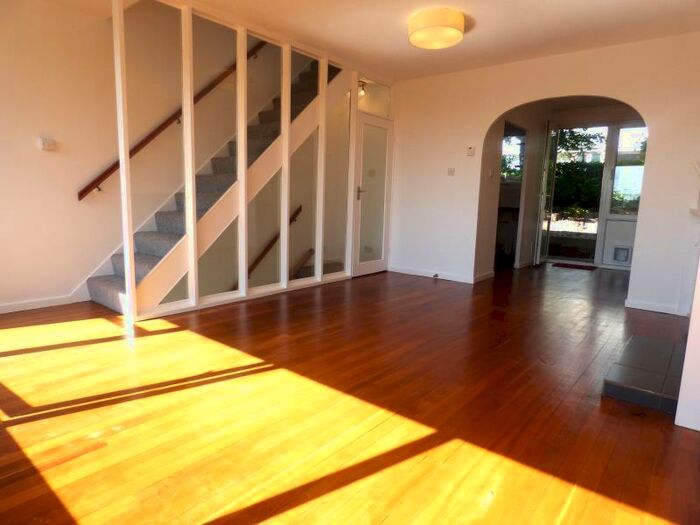 3 Bedroom Terraced House To Rent In Stambourne Way, SE19