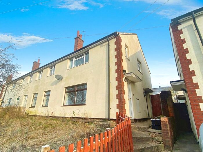 3 Bedroom Flat To Rent In Almond Avenue, Nuneaton, Warwickshire, CV10
