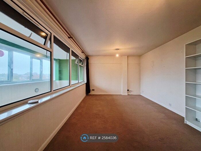 2 Bedroom Flat To Rent In Muntz House, Birmingham, B16