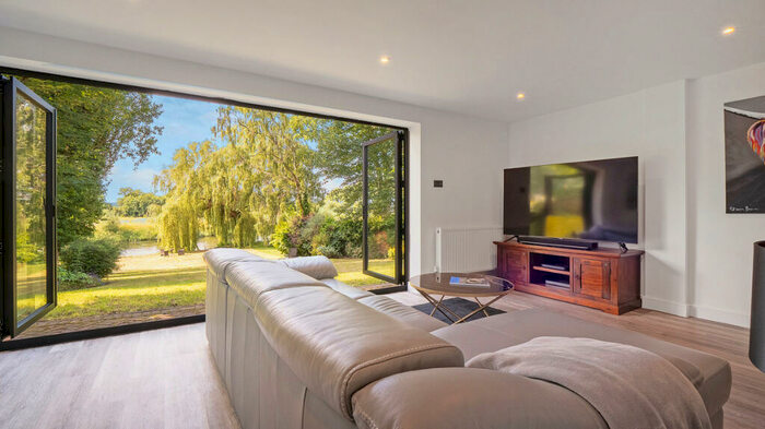 5 Bedroom Detached House For Sale In Main Street, Walton On Trent, DE12