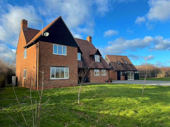4 Bedroom Detached House For Sale In Addington, Buckinghamshire, MK18